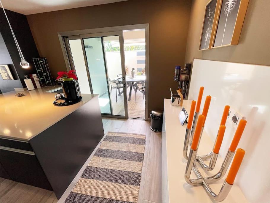 Сasa de vacaciones Luxury Palm Beach Bungalow *