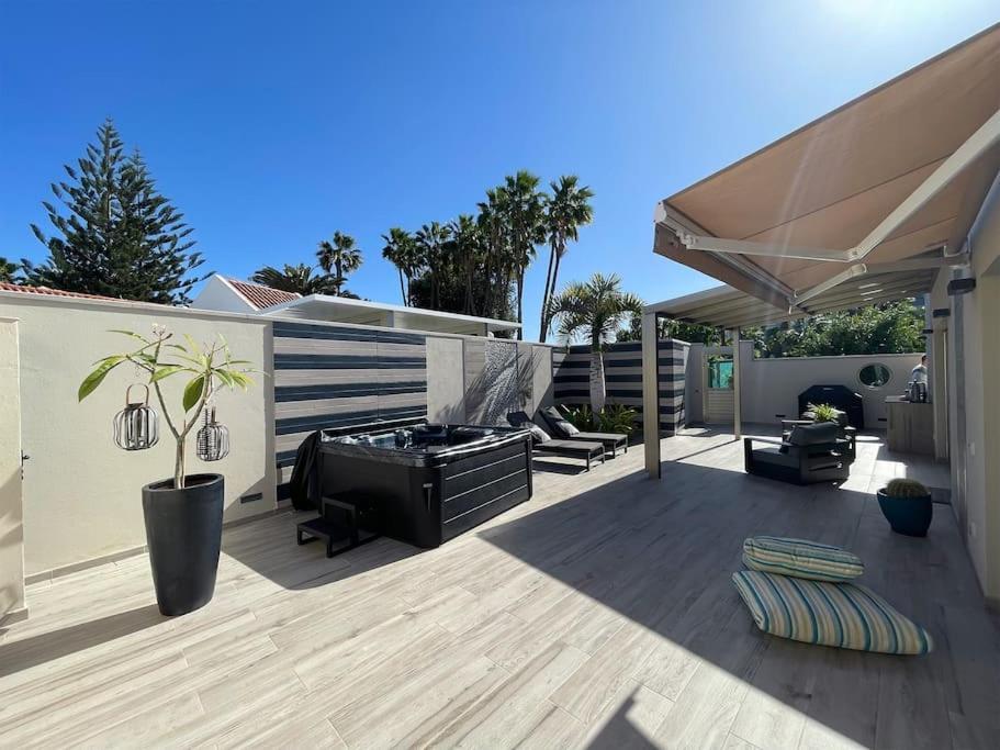 Сasa de vacaciones Luxury Palm Beach Bungalow *